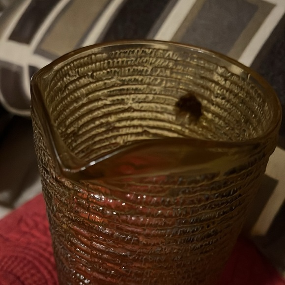 vintage textured glass pitcher,honey gold amber glass, Anchor Hocking Soreno - Picture 4 of 4